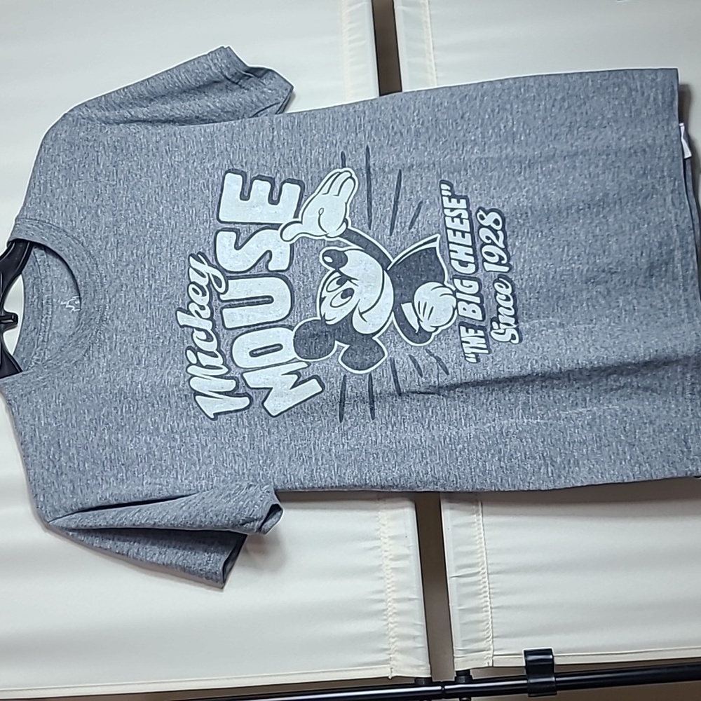 Disney brand Mickey Mouse short sleeve T-shirt gray size small